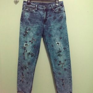 Lucky brand embroidered boyfriend jeans